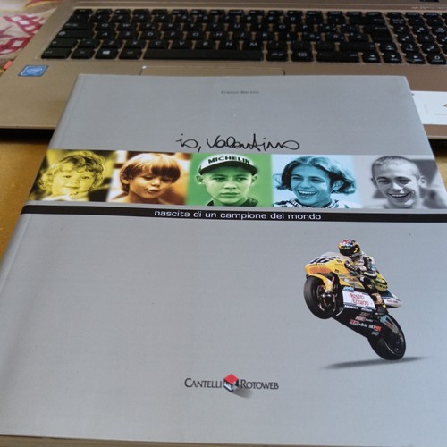 Valentino rossi libro - valentino, rossi,libro